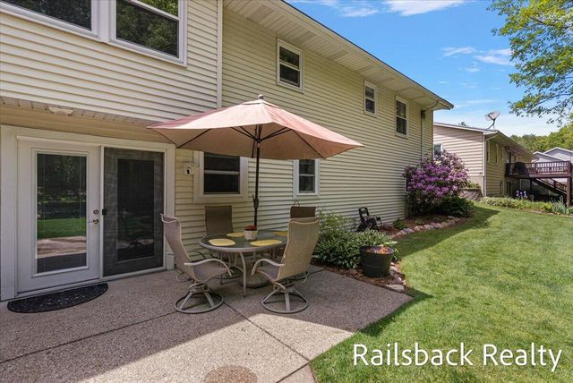 6584 Wahlfield Avenue Nw, Alpine Twp, MI 49321