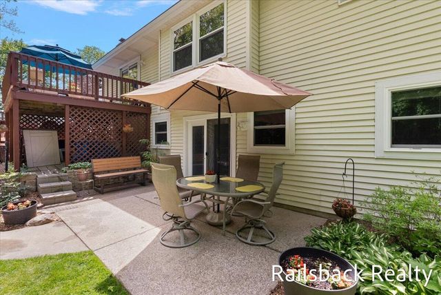 6584 Wahlfield Avenue Nw, Alpine Twp, MI 49321