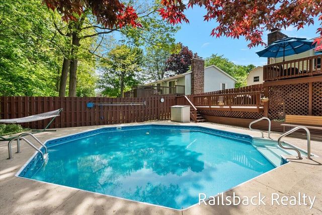 6584 Wahlfield Avenue Nw, Alpine Twp, MI 49321