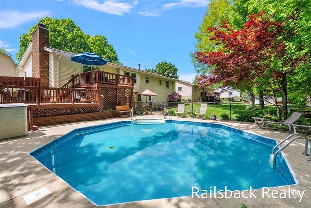 6584 Wahlfield Avenue Nw, Alpine Twp, MI 49321