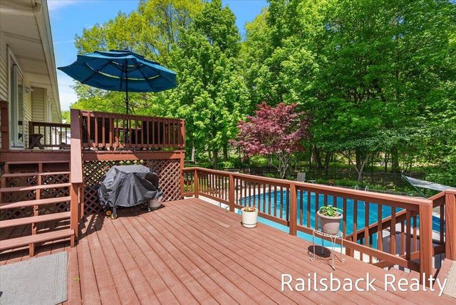 6584 Wahlfield Avenue Nw, Alpine Twp, MI 49321