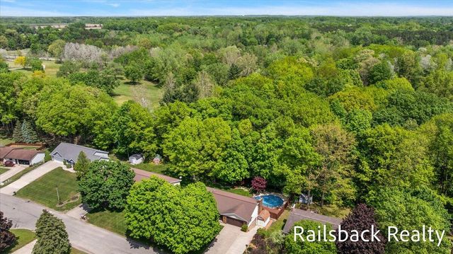 6584 Wahlfield Avenue Nw, Alpine Twp, MI 49321