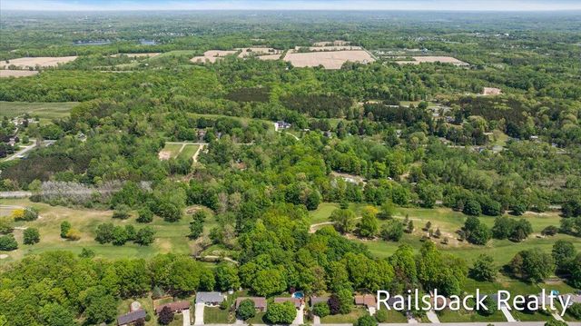 6584 Wahlfield Avenue Nw, Alpine Twp, MI 49321