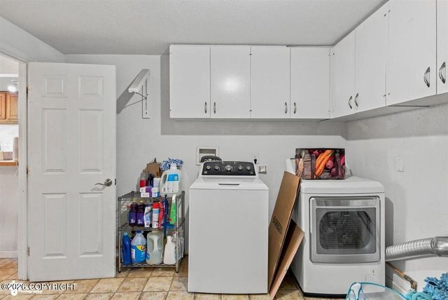 5929 E 21st Avenue, Anchorage, AK 99504