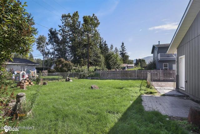 5929 E 21st Avenue, Anchorage, AK 99504