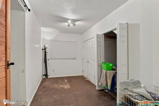 5929 E 21st Avenue, Anchorage, AK 99504