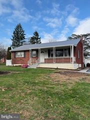 2588 SPRING GARDEN DR, Middletown, PA 17057