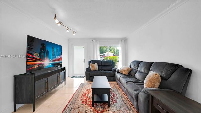 3036 N 58th Ave, Hollywood, FL 33021