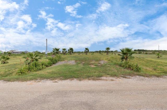 19 Cindy Palmer Lane, Dickinson, TX 77539