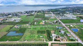 19 Cindy Palmer Lane, Dickinson, TX 77539