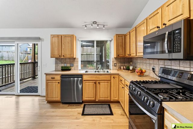 18662 Borman Street, Omaha, NE 68135