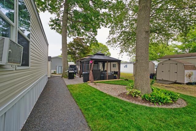 533 Forest Park, Middletown, RI 02842