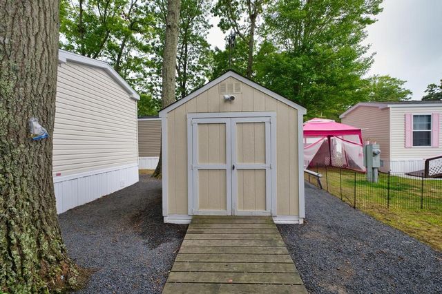 533 Forest Park, Middletown, RI 02842