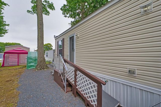 533 Forest Park, Middletown, RI 02842