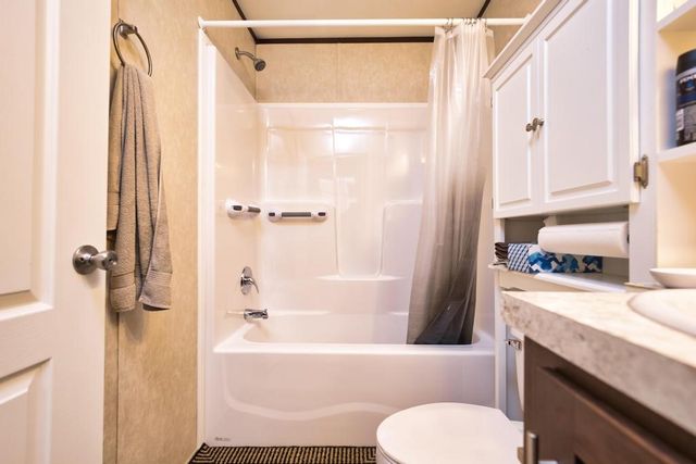 533 Forest Park, Middletown, RI 02842