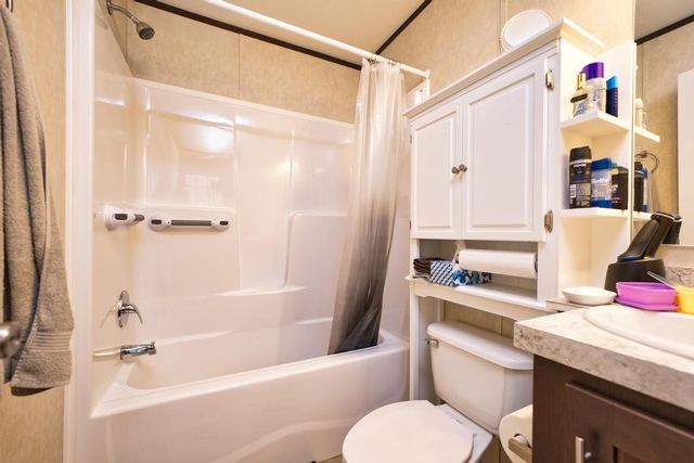 533 Forest Park, Middletown, RI 02842