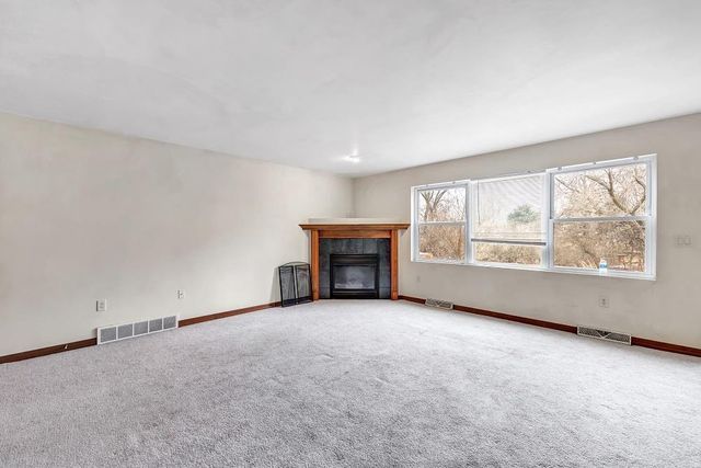 713 EDGE POINT COURT, De Pere, WI 54115