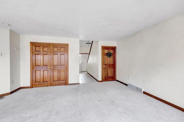 713 EDGE POINT COURT, De Pere, WI 54115