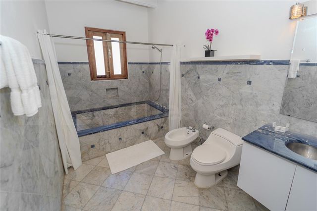 152 SOL STREET, Old San Juan, PR 00901