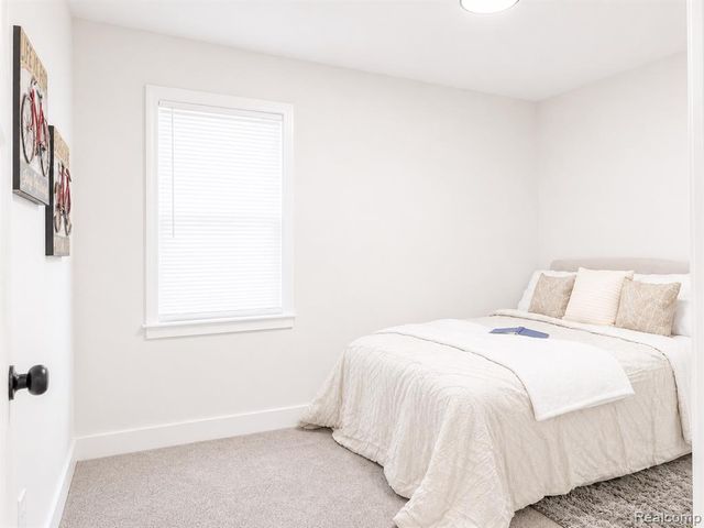 21063 Mada Avenue, Southfield, MI 48075