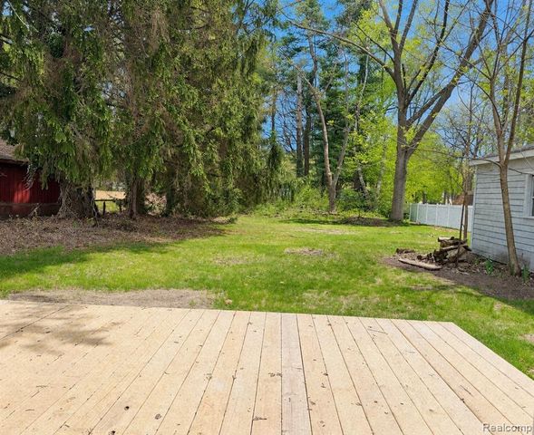 21063 Mada Avenue, Southfield, MI 48075
