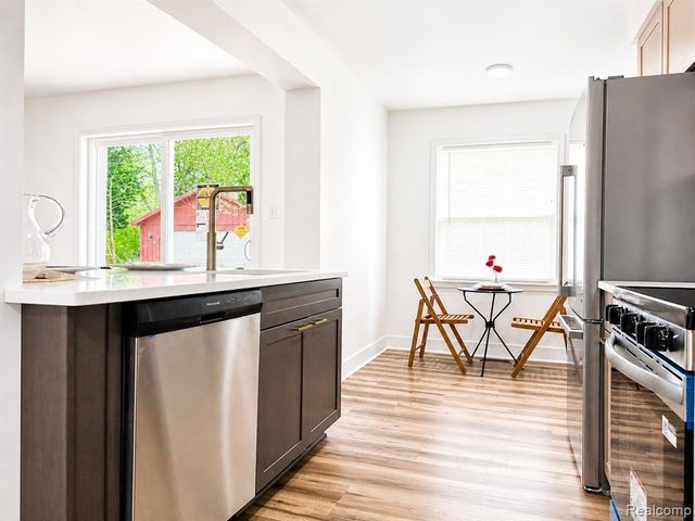 21063 Mada Avenue, Southfield, MI 48075