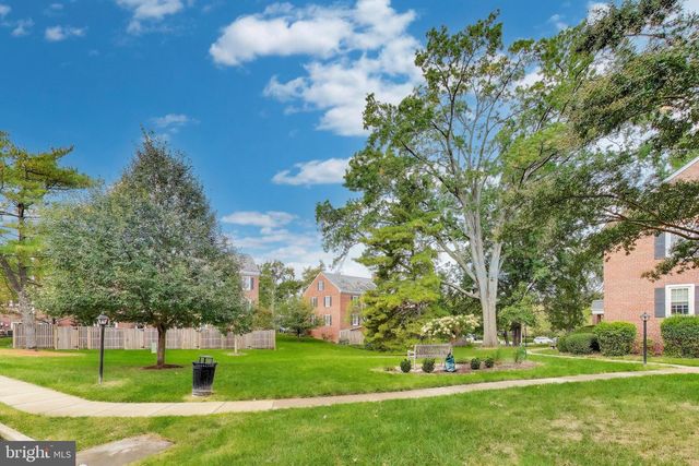 2879 S ABINGDON ST, Arlington, VA 22206
