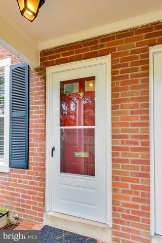 2879 S ABINGDON ST, Arlington, VA 22206