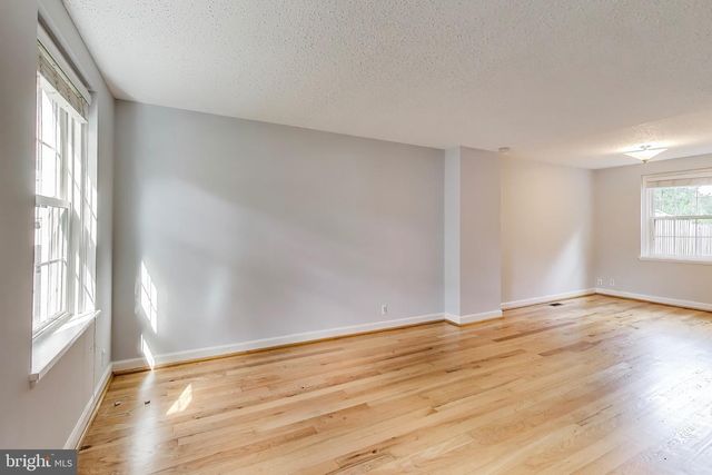 2879 S ABINGDON ST, Arlington, VA 22206