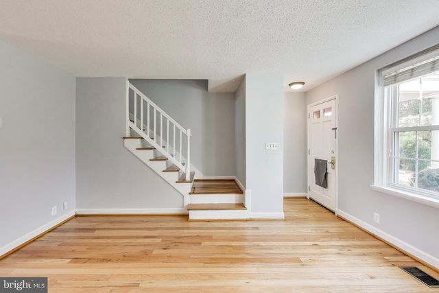 2879 S ABINGDON ST, Arlington, VA 22206