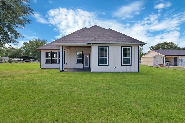 123 Cedar Bend Drive, Trinidad, TX 75163