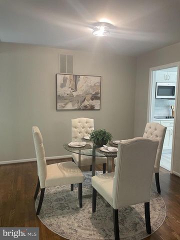 7422 CHUMMLEY CT, Falls Church, VA 22043