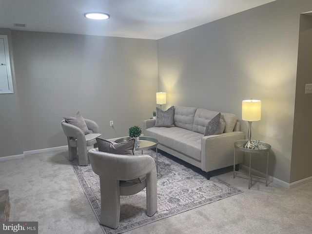 7422 CHUMMLEY CT, Falls Church, VA 22043