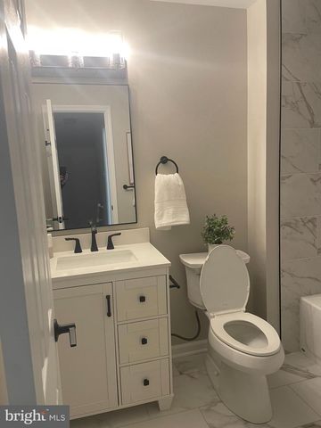 7422 CHUMMLEY CT, Falls Church, VA 22043