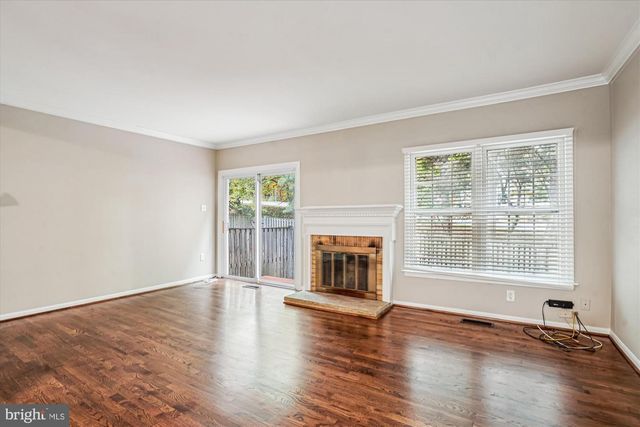 7422 CHUMMLEY CT, Falls Church, VA 22043