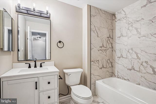 7422 CHUMMLEY CT, Falls Church, VA 22043