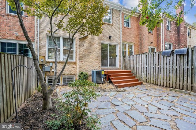 7422 CHUMMLEY CT, Falls Church, VA 22043