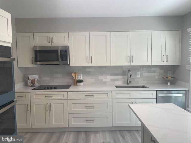 7422 CHUMMLEY CT, Falls Church, VA 22043