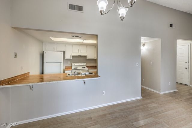 2981 Country Manor Lane 122, Las Vegas, NV 89115