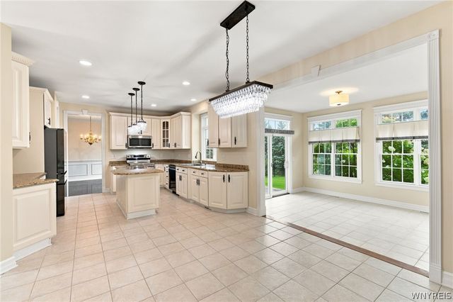 8817 Stonebriar Drive, Clarence, NY 14032