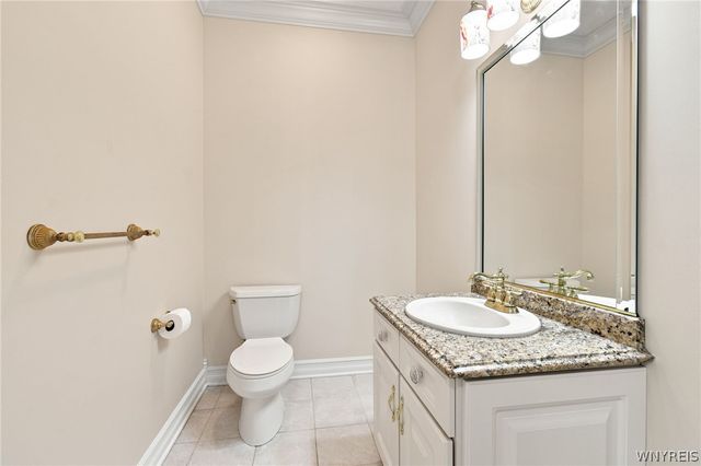 8817 Stonebriar Drive, Clarence, NY 14032