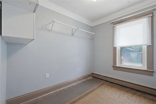 511 Mckinley Ave, East Vandergrift, PA 15629