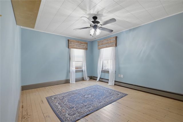511 Mckinley Ave, East Vandergrift, PA 15629