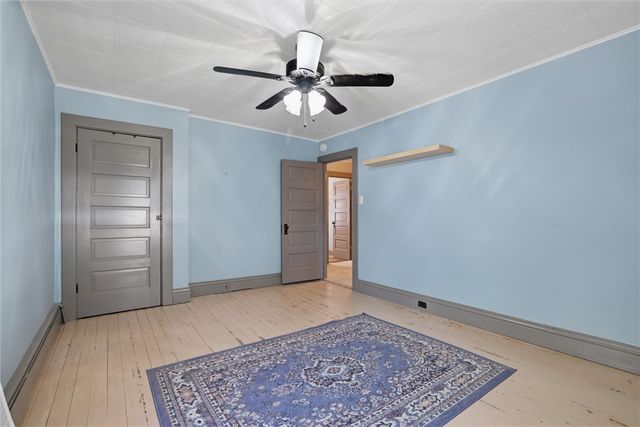511 Mckinley Ave, East Vandergrift, PA 15629