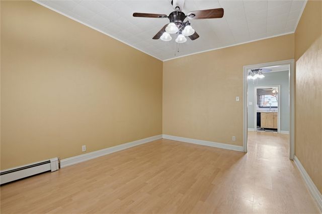 511 Mckinley Ave, East Vandergrift, PA 15629