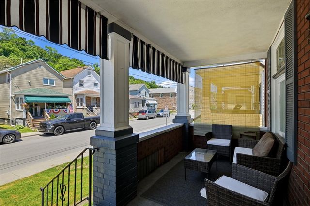 511 Mckinley Ave, East Vandergrift, PA 15629