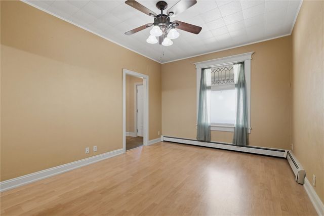 511 Mckinley Ave, East Vandergrift, PA 15629