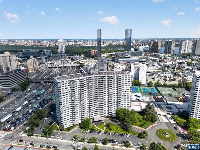 2100 Linwood Avenue 19B, Fort Lee, NJ 07024