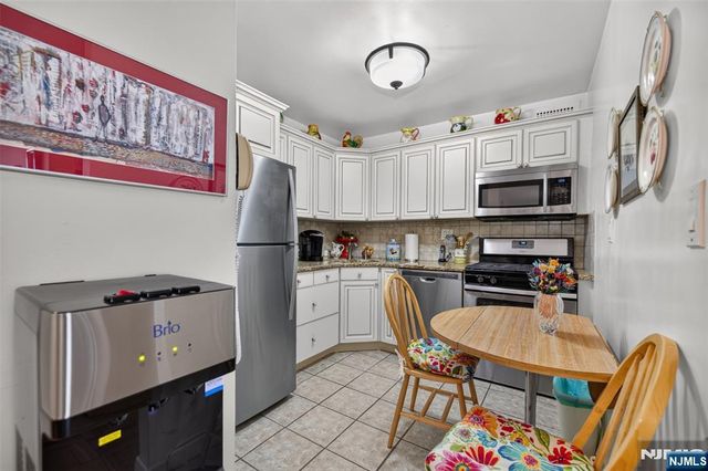2100 Linwood Avenue 19B, Fort Lee, NJ 07024