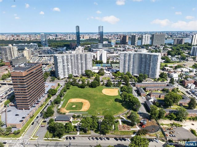 2100 Linwood Avenue 19B, Fort Lee, NJ 07024